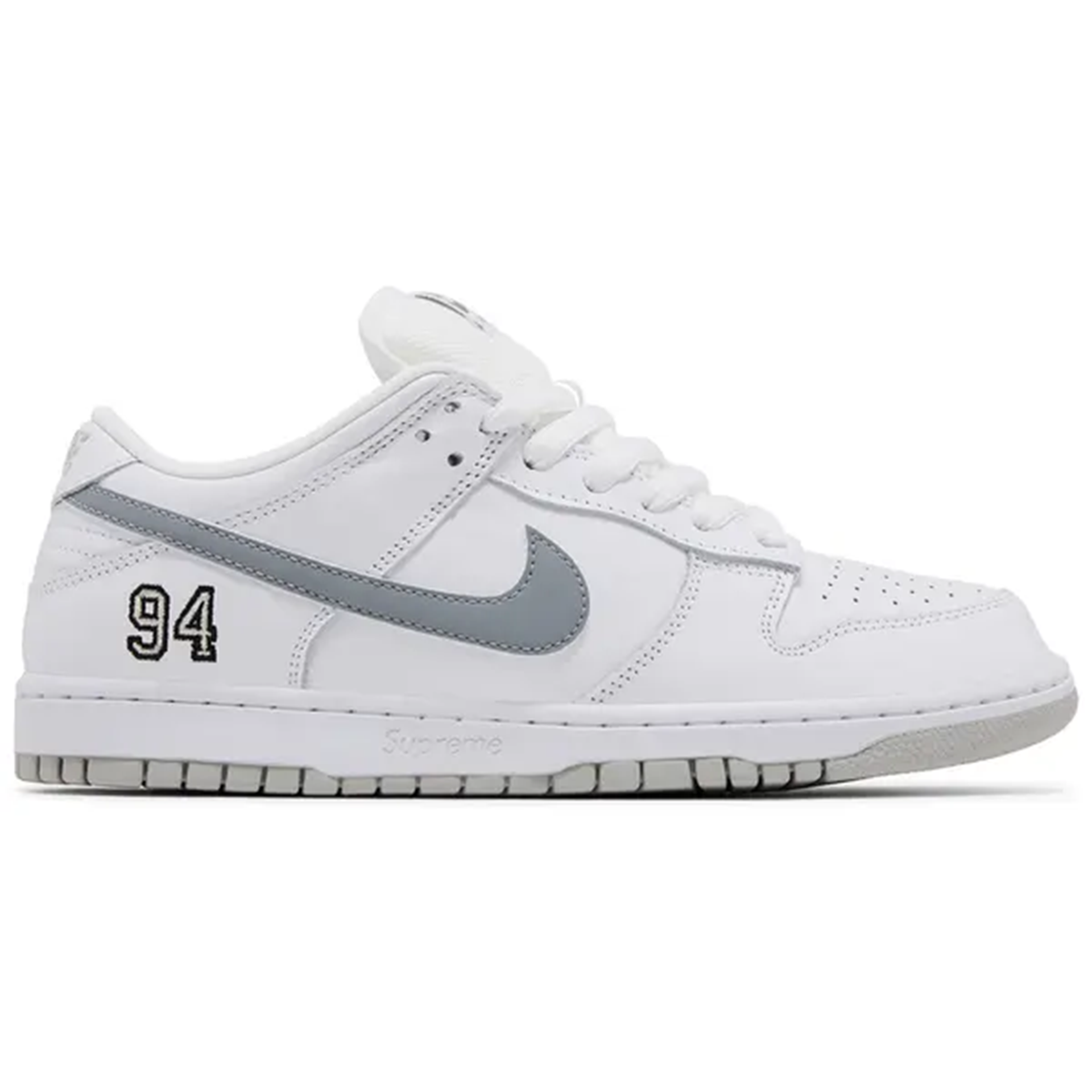 NIKE SB Supreme ホワイトスニーカー サイズ94 Nike SB Dunk Low Supreme 94 White Metallic Silver – FUTURE RFRNCE